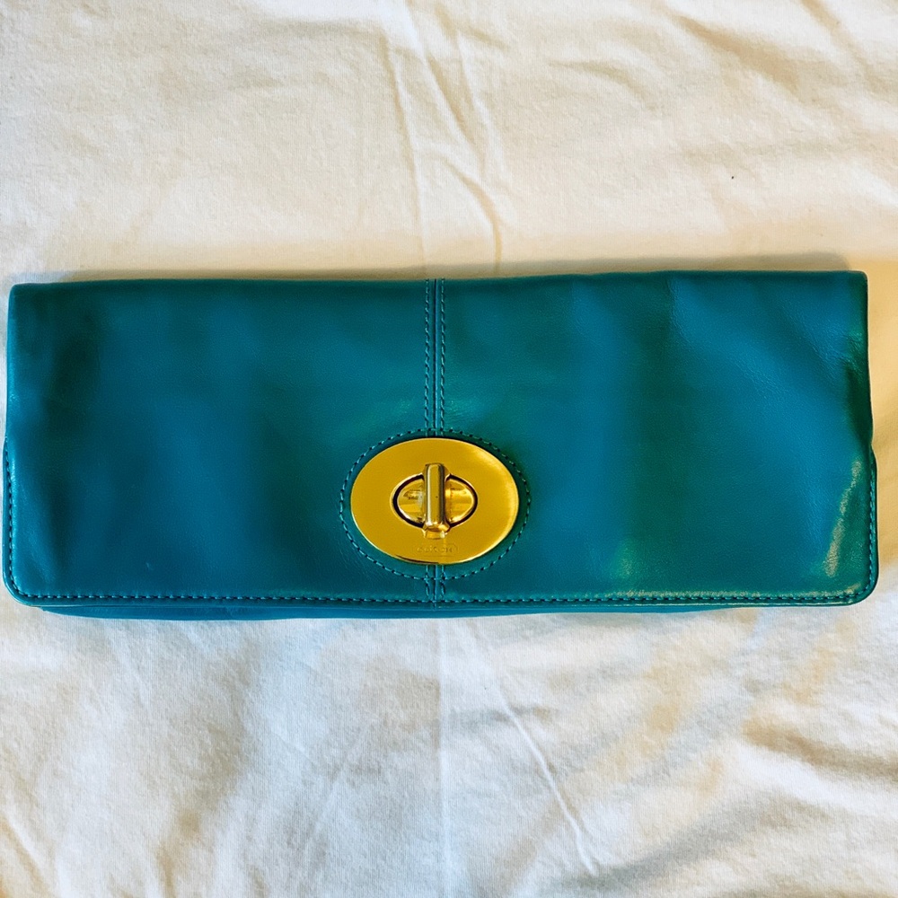 🔥COACH fold-over clutch